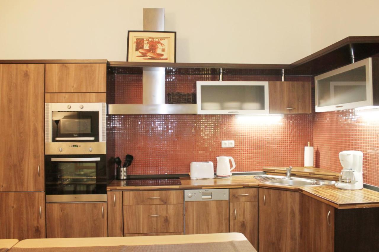 Modern Apartment Ve Smečkách 28 Praga Esterno foto