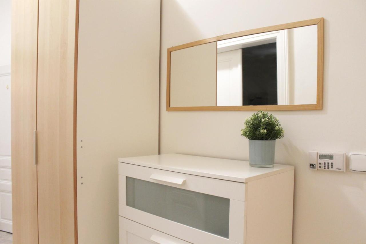 Modern Apartment Ve Smečkách 28 Praga Esterno foto
