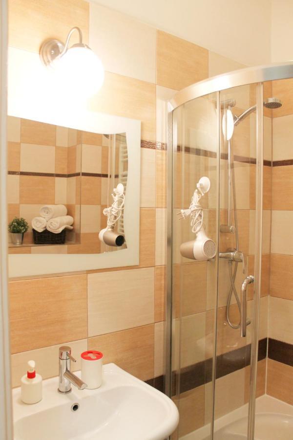 Modern Apartment Ve Smečkách 28 Praga Esterno foto